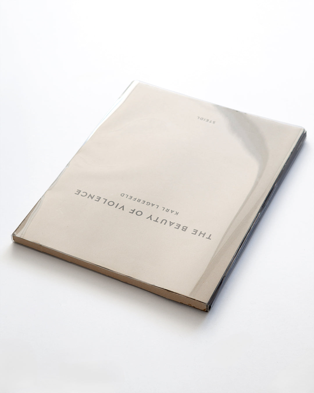 Karl Lagerfeld - The Beauty of Violence