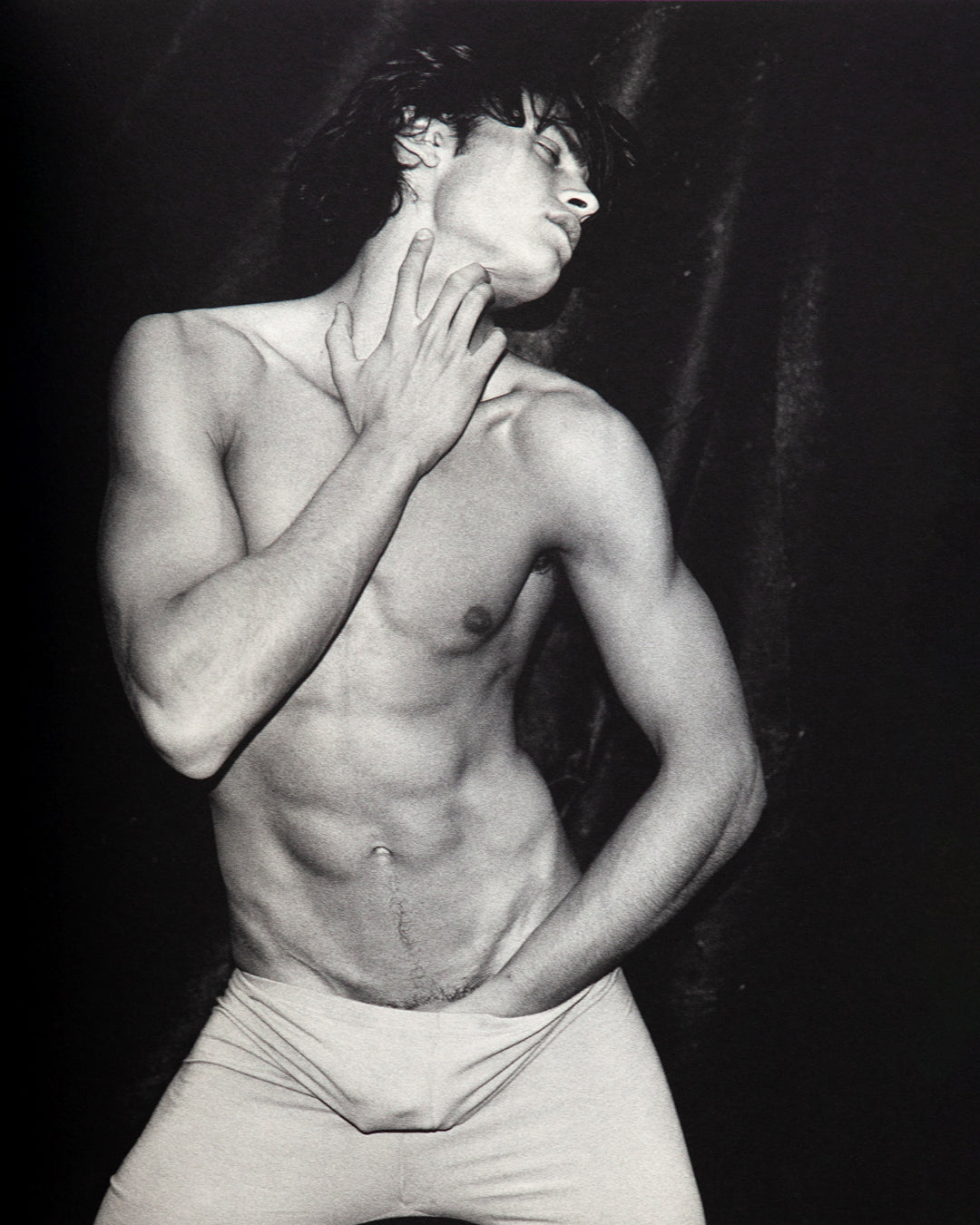 Karl Lagerfeld - The Beauty of Violence